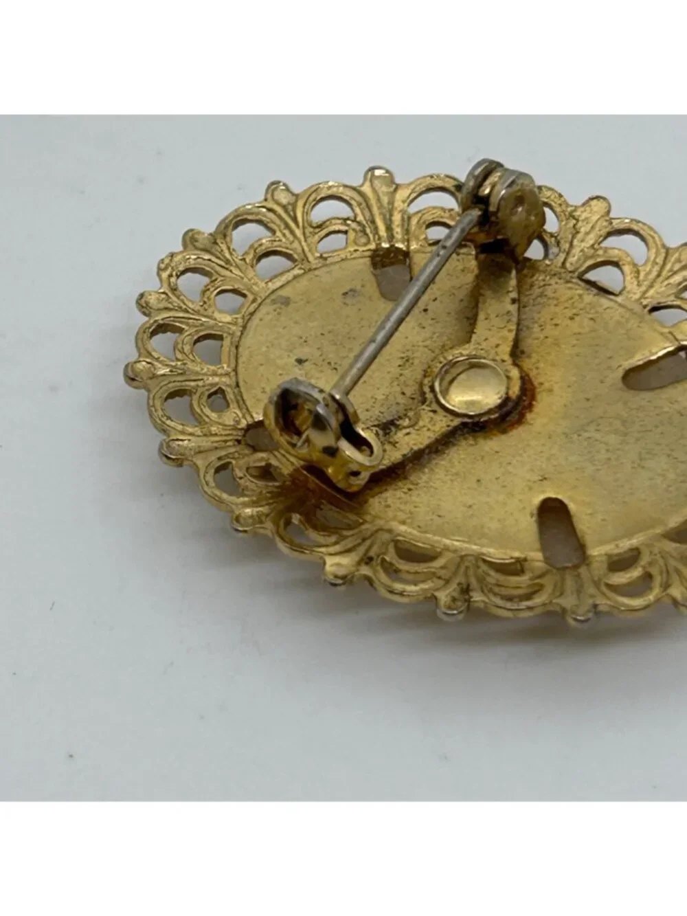 Vintage Oval Shell Cameo Brooch Gold Tone Filigree Frame Carved Portrait Pin